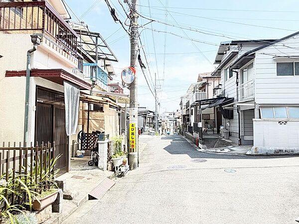 車通りが少なく静かで安心して暮らせる環境です♪