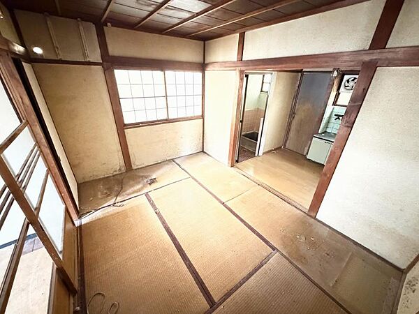 シンプルで温かみのあるデザインでゆったりと過ごせます♪