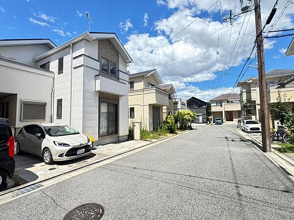 前面道路も約6.9ｍあり広々としております♪