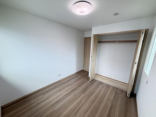 仕事や趣味のスペースとしても活用できる、多用途に使える部屋。
