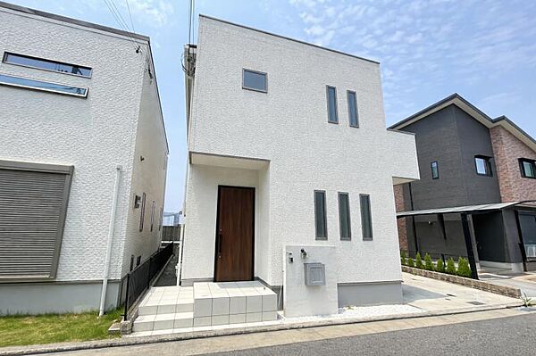 毎日の暮らしに寄り添う、優しい雰囲気の外観が魅力です。