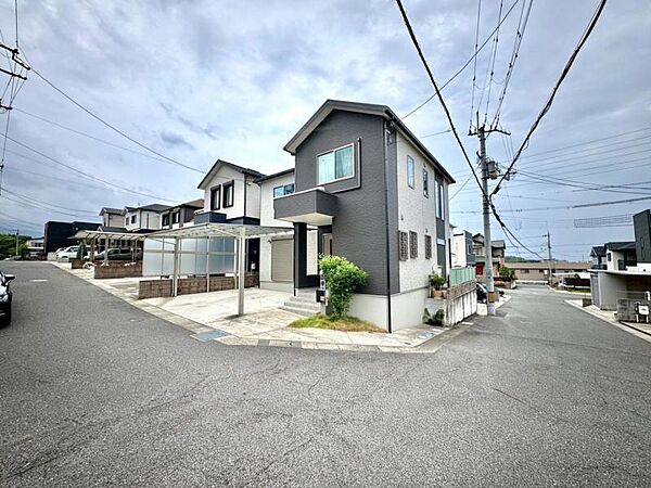 余裕のある駐車が可能です♪