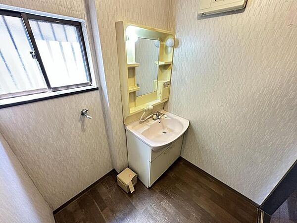 室内に洗濯機設置出来ます♪