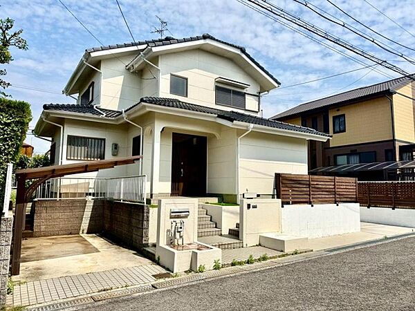 外観、ホワイトでスッキリ！