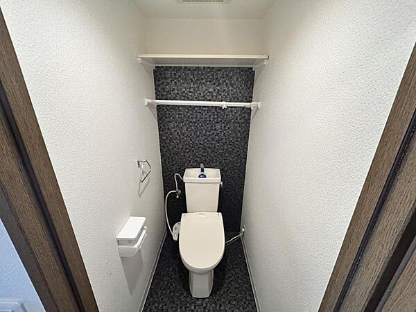 モダンな印象のきれいなトイレです♪