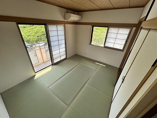 続いては2階の和室です♪