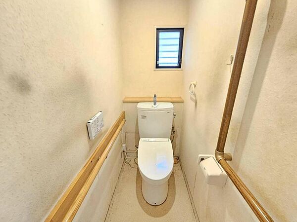 新調歴があるトイレです♪