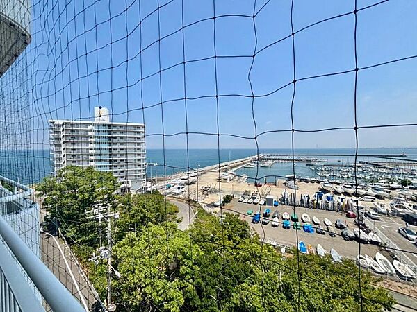 バルコニーからの景色をお楽しみください！