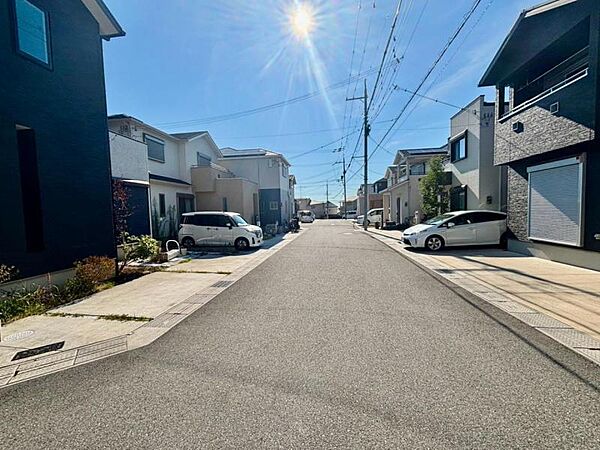 前面道路は広々約6ｍです！