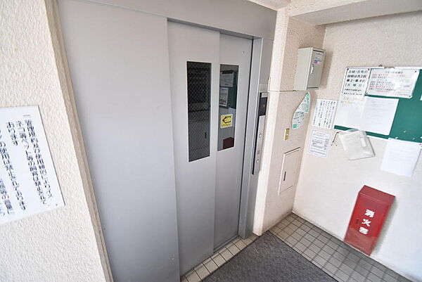 エレベーターを完備したマンションです♪
