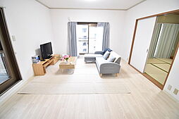 西部郊外マンション湘南鷹取台H棟 4LDKのリビング/ダイニング