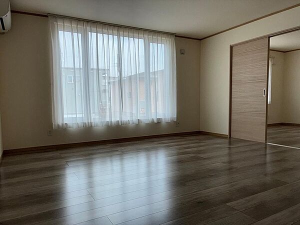 ◆１９帖の広々LDKは家族が自然と集まる開放的な空間(*^-^*)