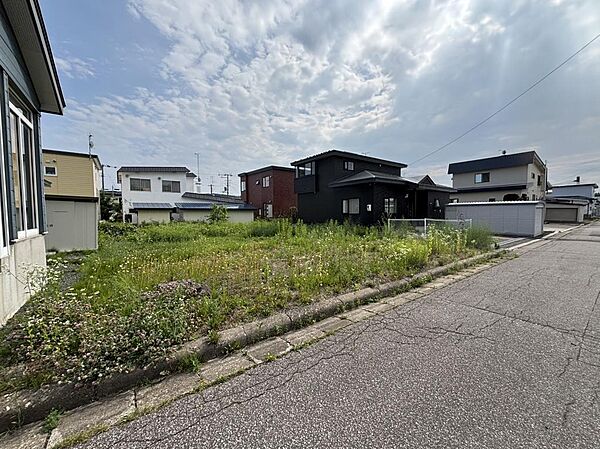 ◆お庭やカースペースなど夢が広がります♪更地につき即引き渡しも可能です☆