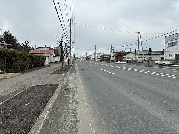 ◆前面道路幅員27.28ｍと広いです！