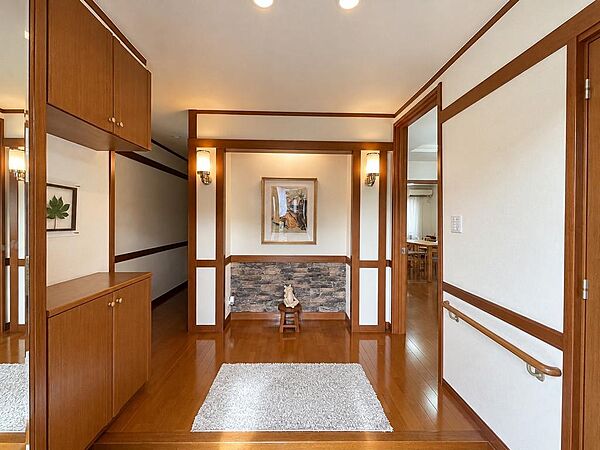 玄関を拡大表示