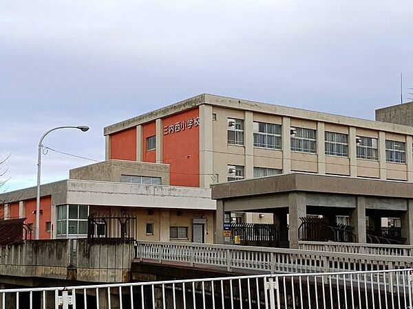 townhouse 青森県青森市大字三内字沢部
地図を見る