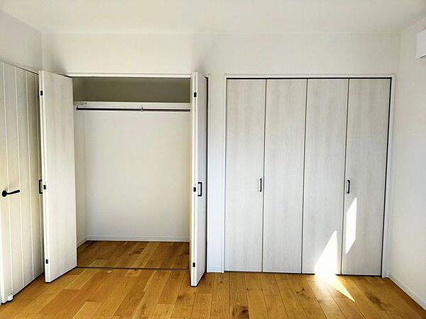 townhouse 青森県青森市大字安田字近野
地図を見る