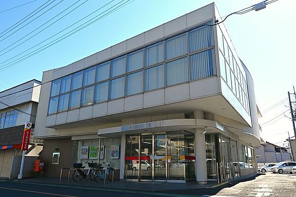 埼玉縣信用金庫白岡支店★白岡駅西口徒歩約3分★投資信託や保険商品の取り扱い、外国為替業務、外貨預金のサービスも行っており、幅広い金融ニーズに対応しています。 240m