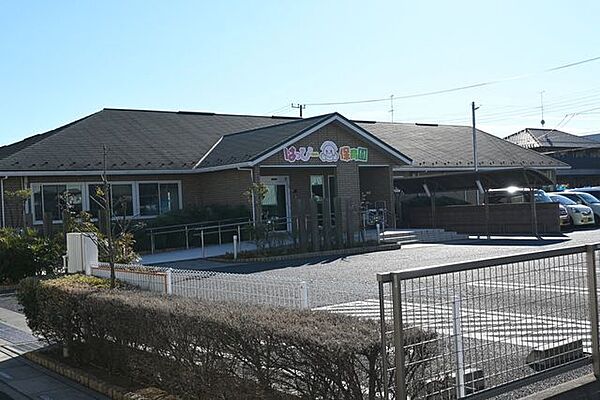 はっぴー保育園 白岡園★白岡市の認可保育園★生後6ヶ月から5歳児までを対象に、定員90名で保育を行っています。園の理念は「生きる力を育てる」で、子どもたちが失敗を恐れずチャレンジできる環境 1010m