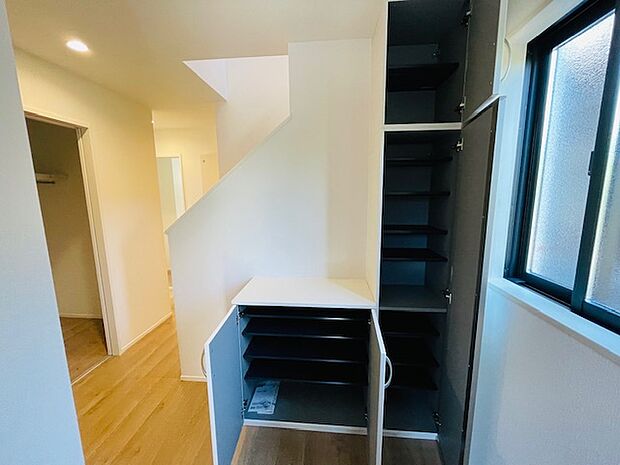 たくさん靴を収納できます