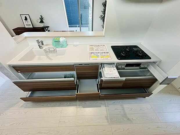 調理がしやすく時短アイテム食洗器完備