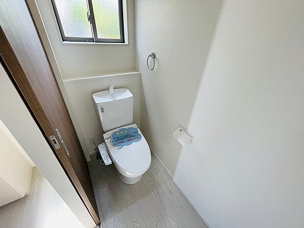 ウォシュレット付き節水トイレ