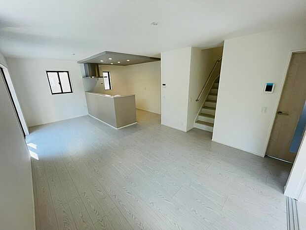 人気のリビング階段採用