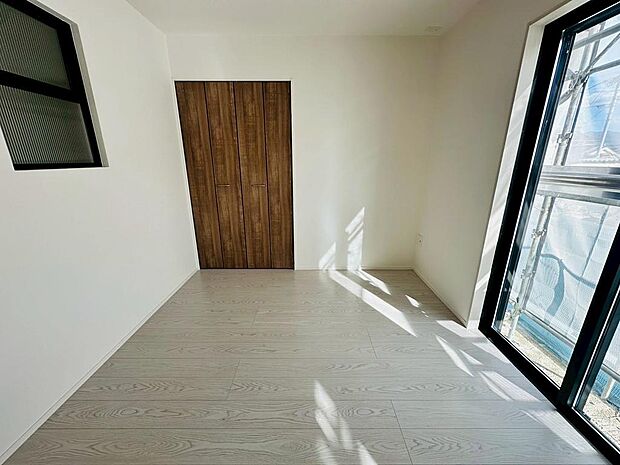 リビング横にある洋室