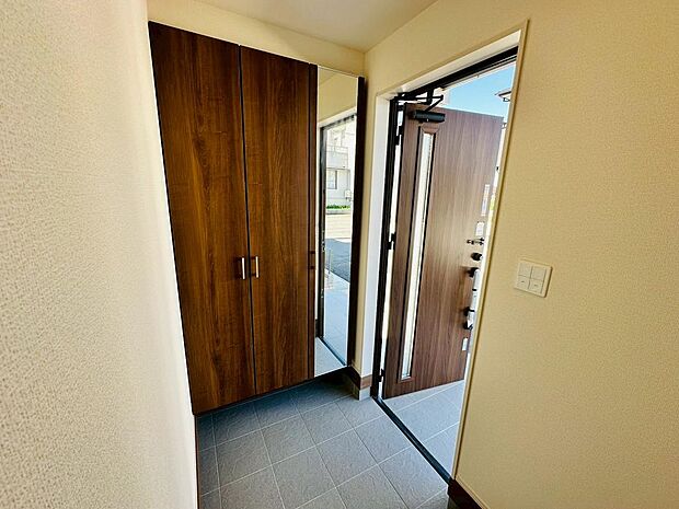 姿見付きシューズクローク