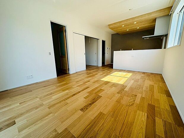 天井2.7ｍと高く開放的です