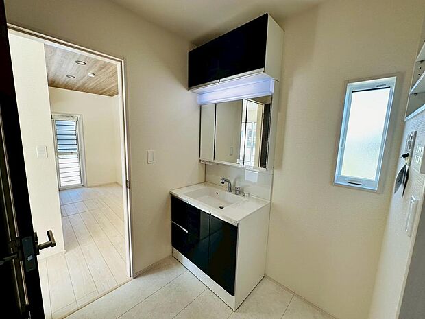 吊戸棚付き洗面化粧台