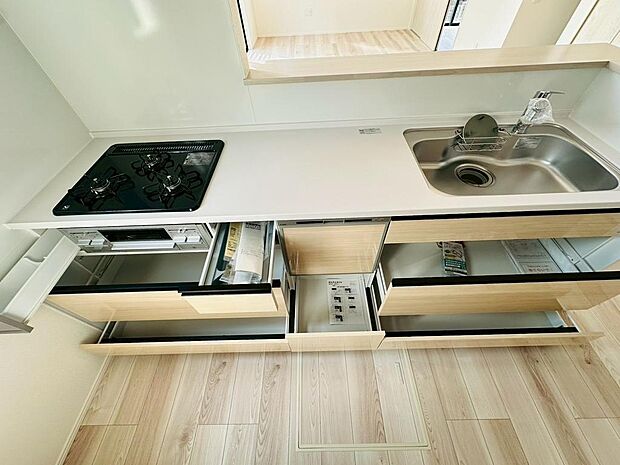 収納豊富なキッチン