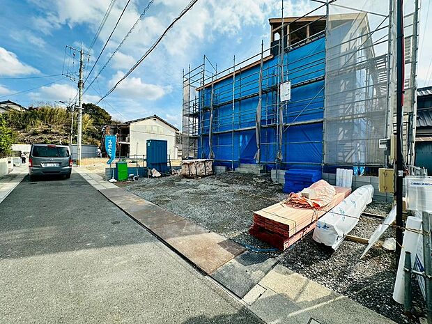 交通量の少ないので、安心して駐車できます