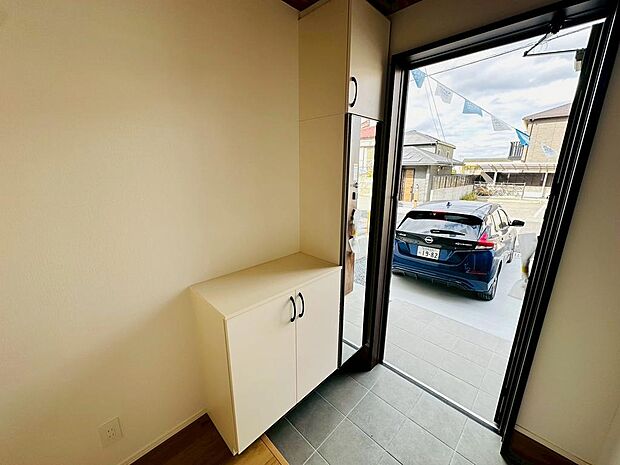 たくさん靴を収納できるシューズボックス