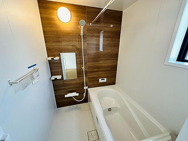 大人がゆっくり浸かれる浴槽です