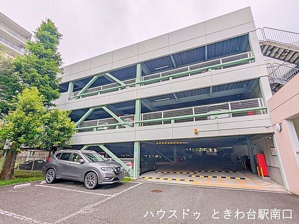 平面自走式駐車場