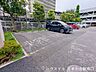 駐車場：全6台分の来客用駐車場が用意されており、お車での来訪時にもゆとりを持って駐車いただけます。