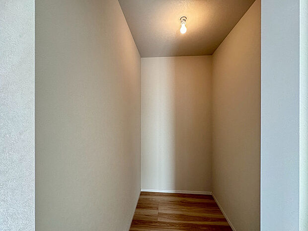 ウォークインクローゼット 