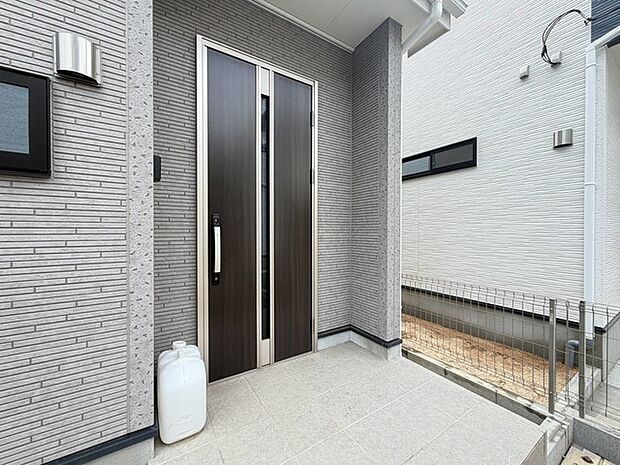 玄関 