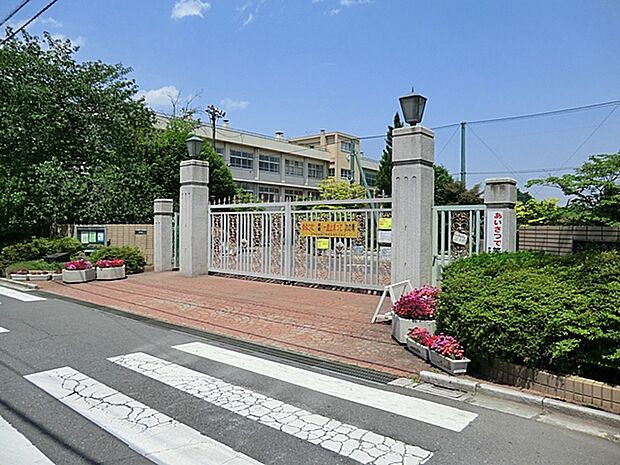 さいたま市立北浦和小学校(960m)
