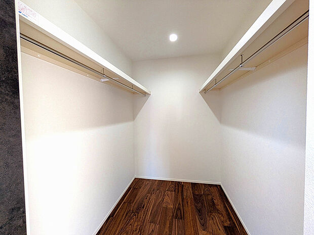 ウォークインクローゼット 