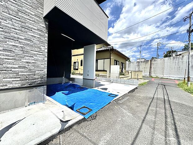 前面道路を含む現地写真 