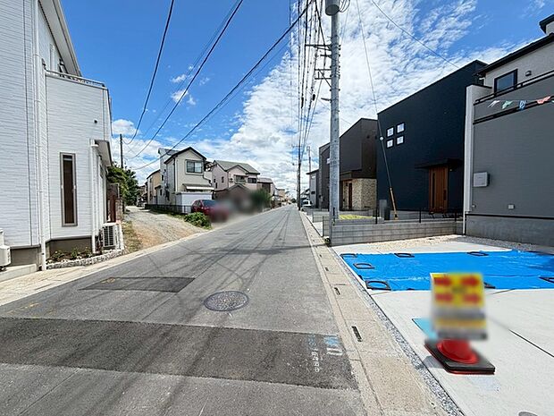 前面道路を含む現地写真 