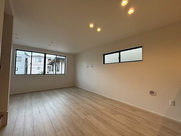 余計な装飾を削ぎ落としたシンプルな空間が、穏やかで心地よいひとときを約束してくれます。