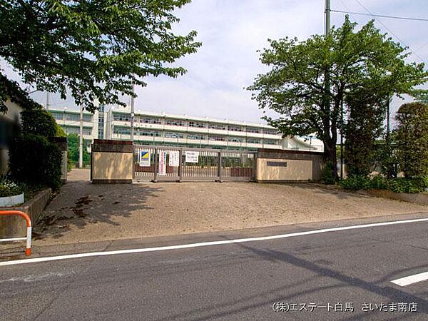 戸田市立笹目中学校（700m）