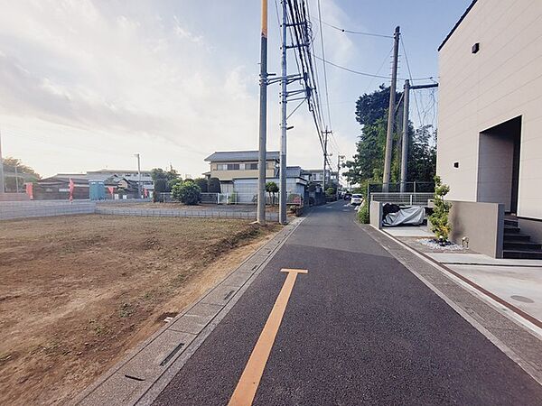 前面道路を含む現地写真