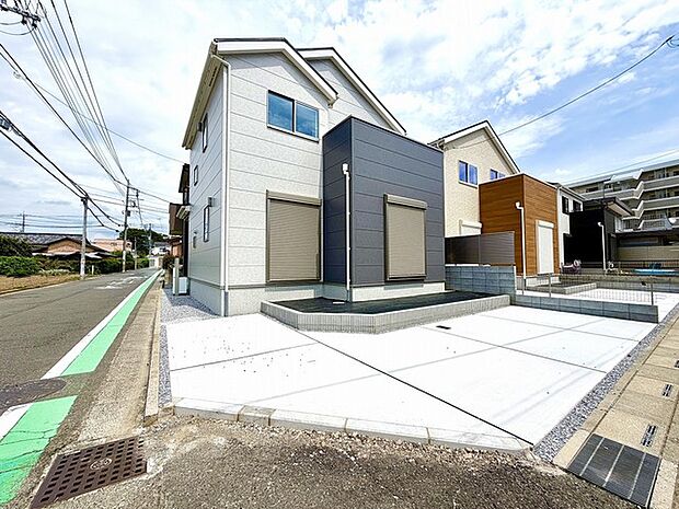 前面道路を含む現地写真 