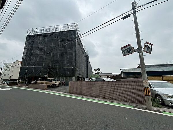 地域に溶け込む落ち着いた佇まいで、周辺環境と調和しながら穏やかな時間が流れる場所です。