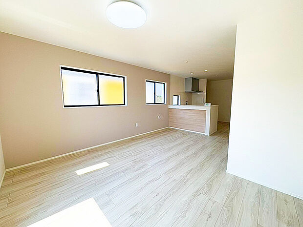 家族が自然に集りそうな広さが魅力のＬＤＫ。 