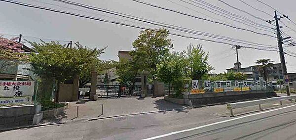さいたま市立大久保中学校（820m）